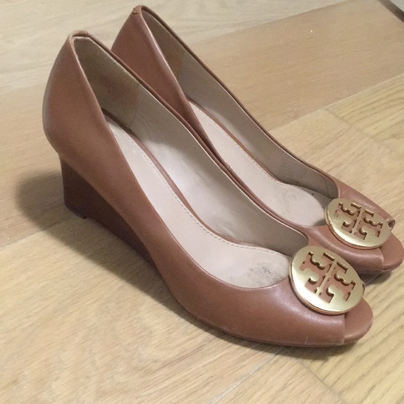 Tori Burch “Sally 2” Peep Toe Wedge Pump - Picture 2 of 5